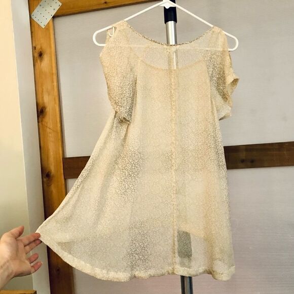 CLUB MONACO Silk Sheer Cold Shoulder Short Sleeve Blouse Yellow Grey Print Sz XS - Picture 2 of 8